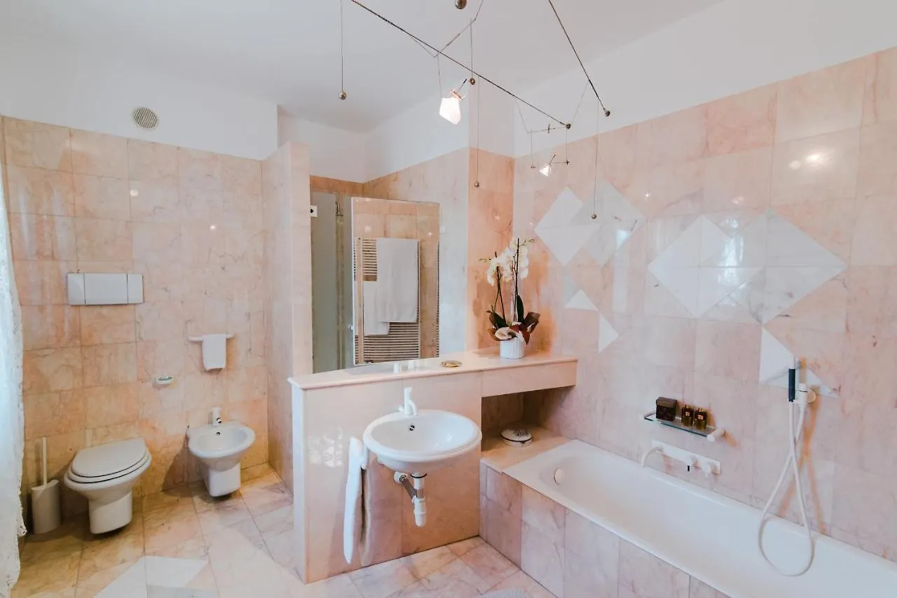 فندق مبيت وإفطار سونا B&B Castel Morino